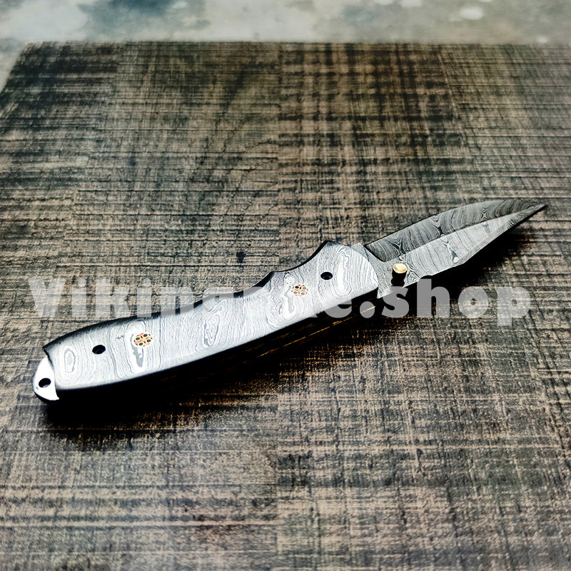 pocket knife