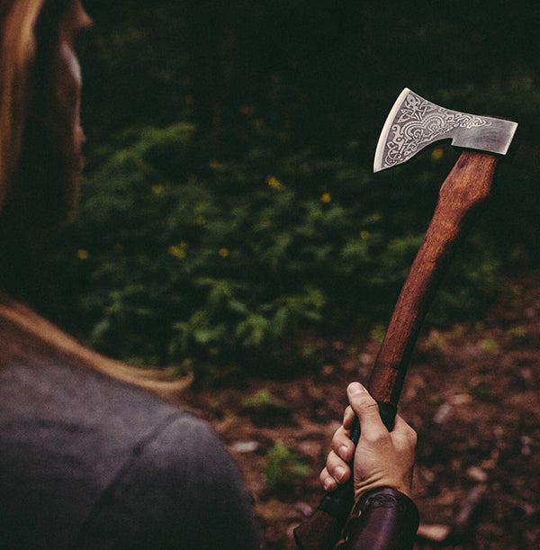 throwing axe