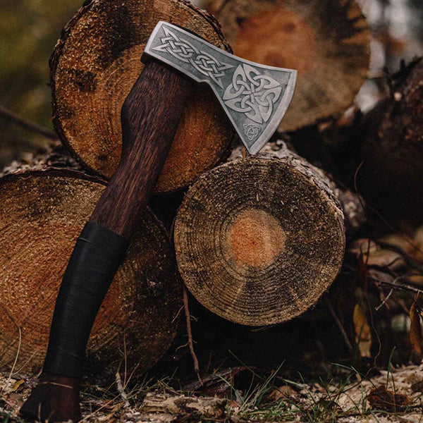 throwing axe