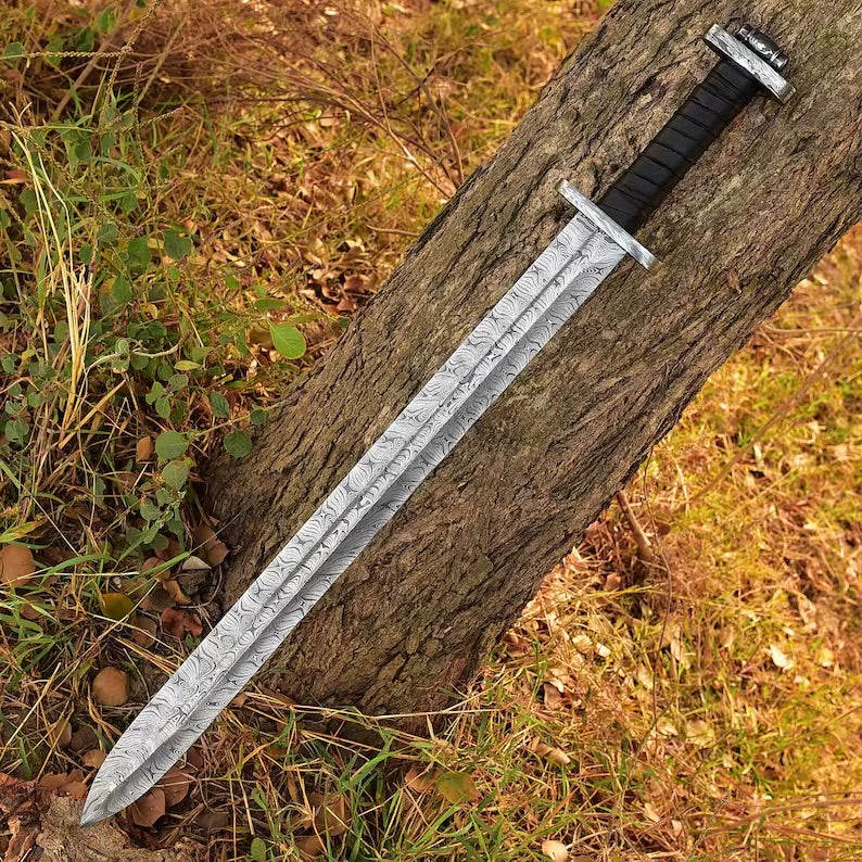 Custom Damascus Steel Viking Sword Sharp Edges Damascus Steel Guard And Pommel