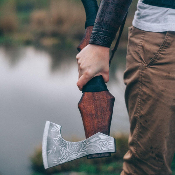 throwing axes