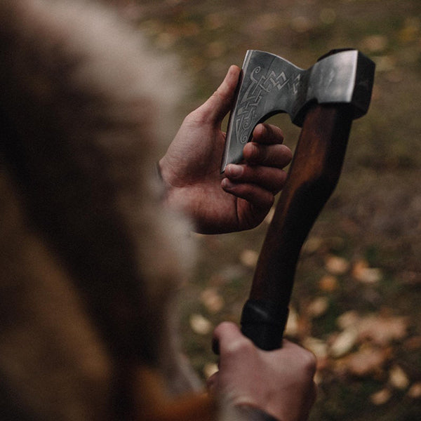 throwing axes